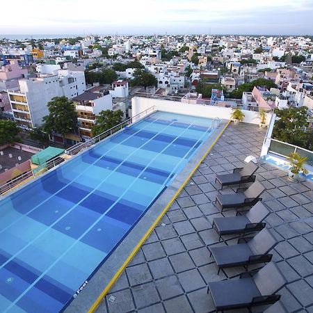 Hotel Atithi Пондичери Екстериор снимка