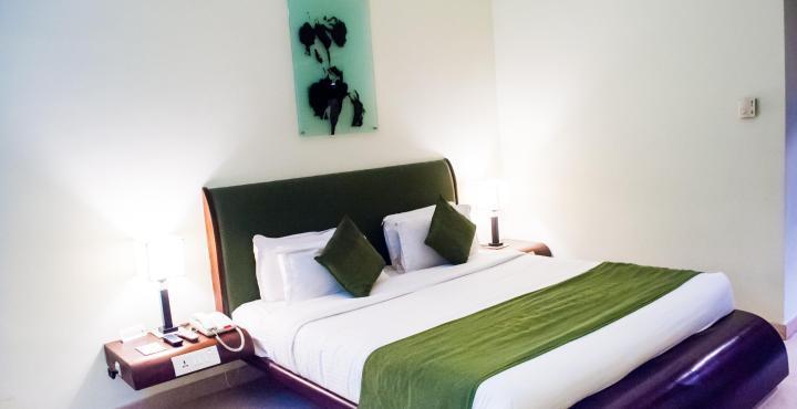 Hotel Atithi Пондичери Екстериор снимка