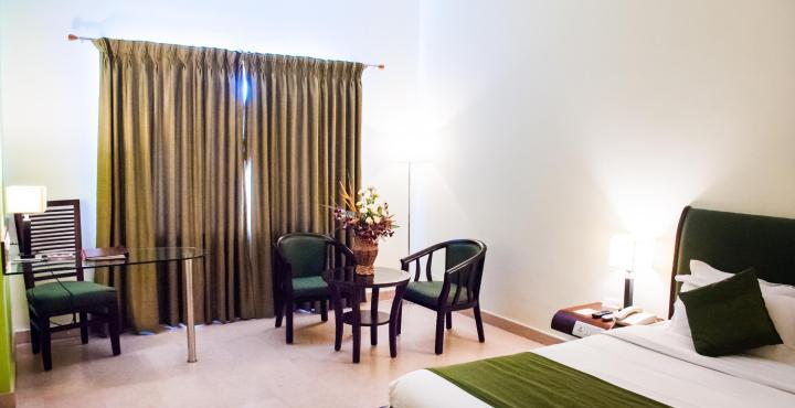 Hotel Atithi Пондичери Екстериор снимка