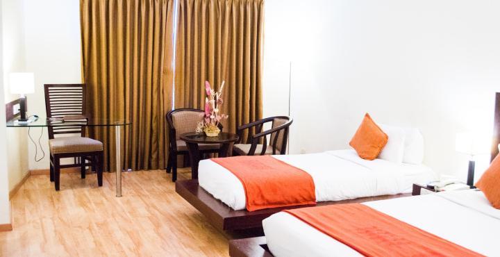 Hotel Atithi Пондичери Екстериор снимка