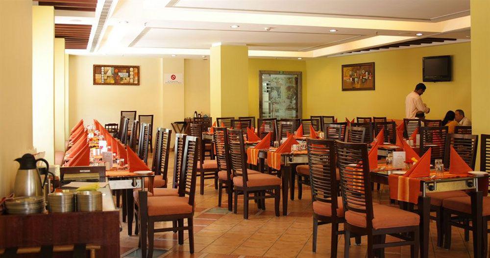 Hotel Atithi Пондичери Екстериор снимка