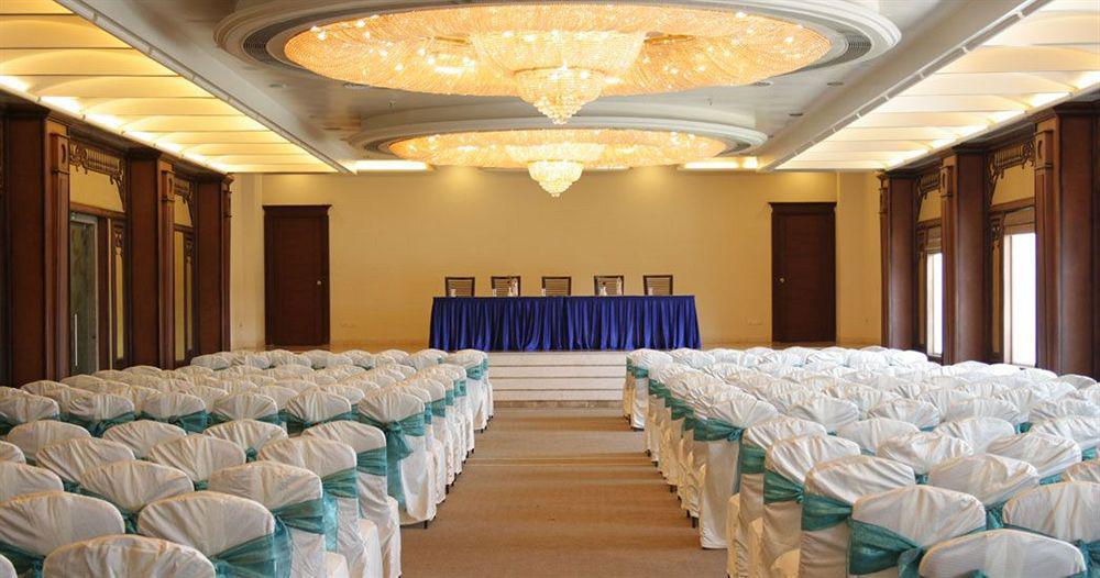 Hotel Atithi Пондичери Екстериор снимка